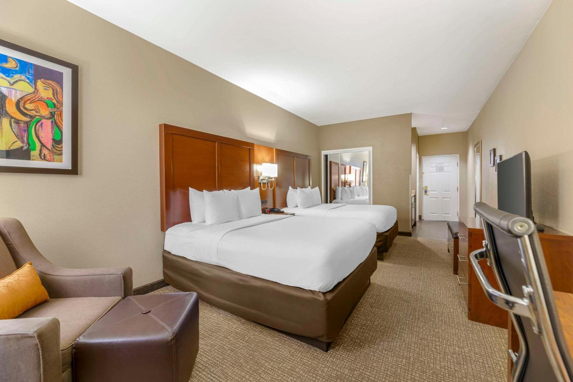 Comfort Downtown 3*