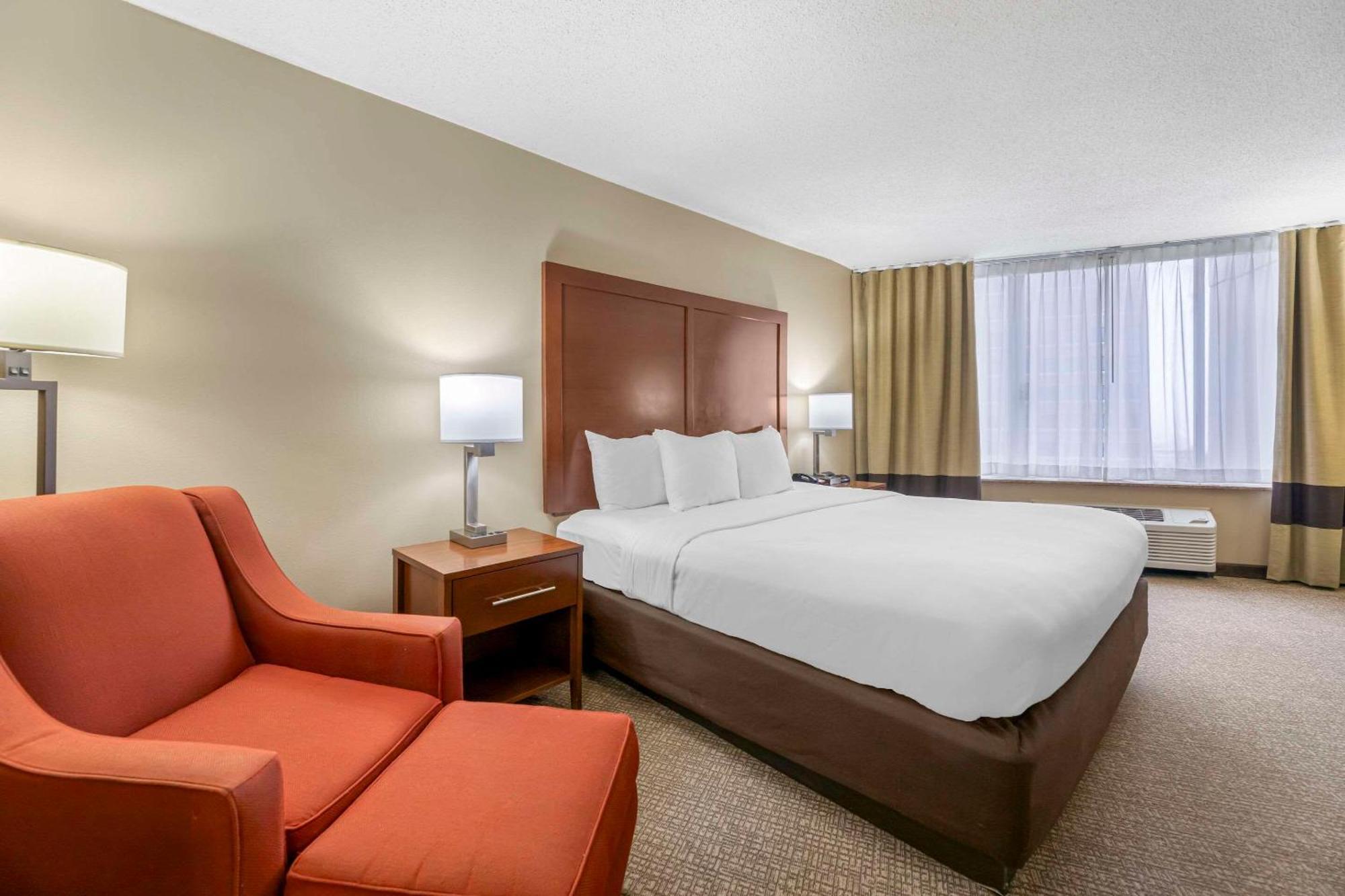 Comfort Downtown 3*